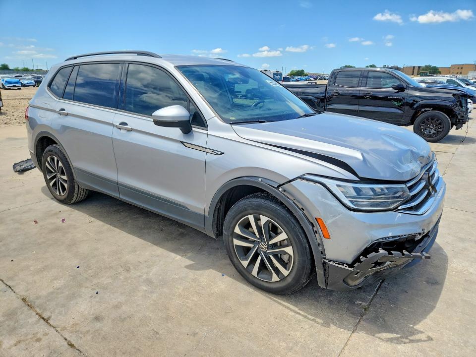 55559996 :رقم المزاد ، 3VV1B7AX7NM029505 vin ، 2022 Volkswagen Tiguan مزاد بيع