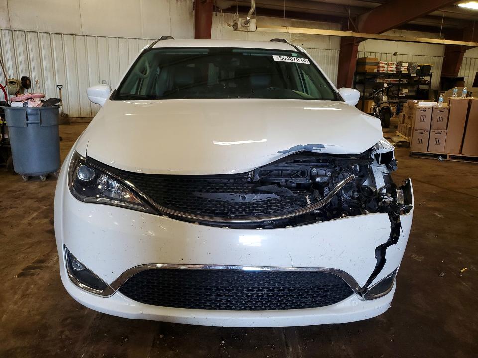 56407016 :رقم المزاد ، 2C4RC1BG4HR823451 vin ، 2017 Chrysler Pacifica مزاد بيع