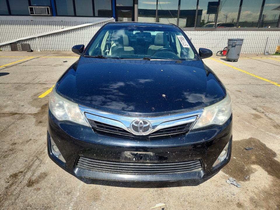 57177656 :رقم المزاد ، 4T4BF1FK4ER409724 vin ، 2014 Toyota Camry مزاد بيع