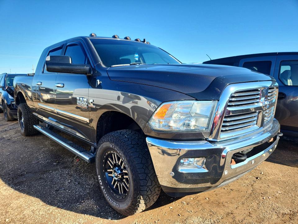 56401376 :رقم المزاد ، 3C6UR5ML4HG563091 vin ، 2017 Ram 2500 مزاد بيع