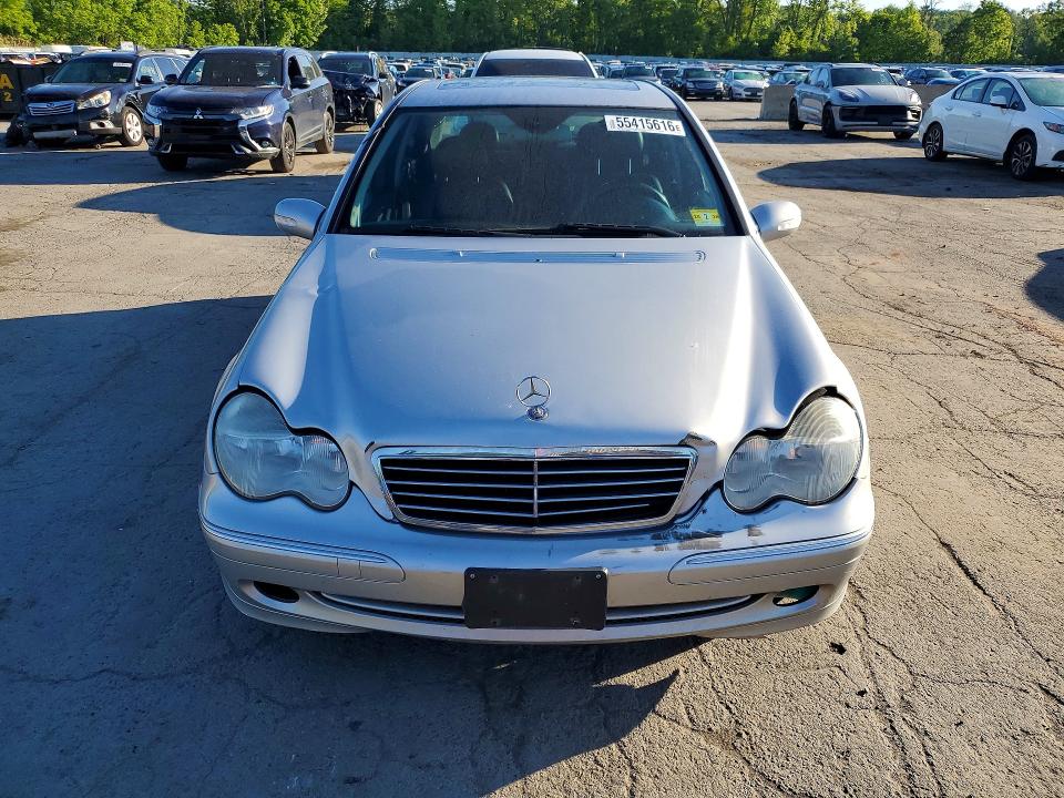 2004 Mercedes-benz C მანქანა იყიდება აუქციონზე, vin: WDBRF40J74F523961, აუქციონის ნომერი: 55415616