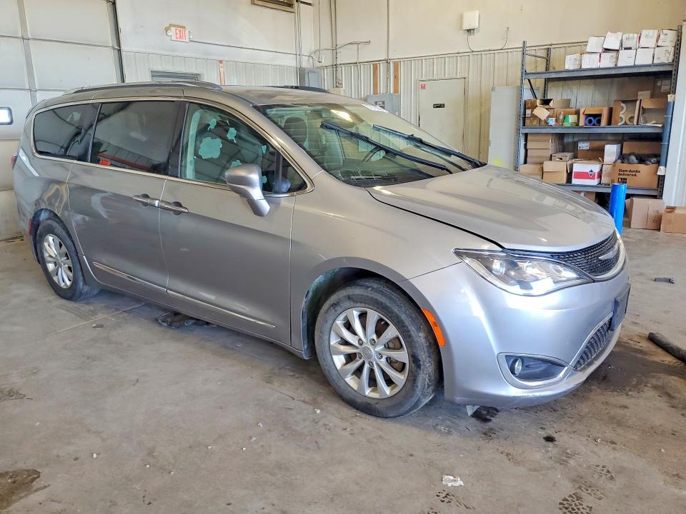 Продажа на аукционе авто 2018 Chrysler Pacifica, vin: 2C4RC1BG0JR119060, номер лота: 57073506