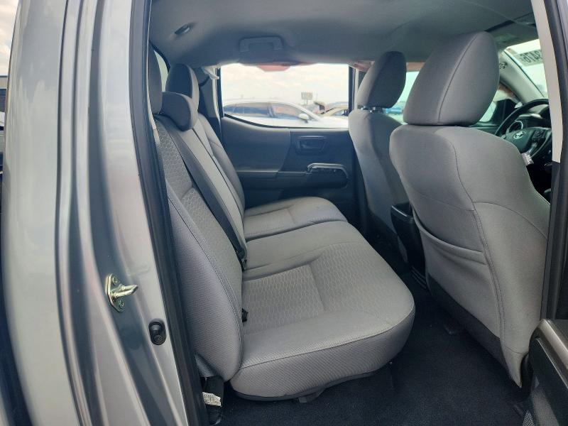 57713476 :رقم المزاد ، 5TFAZ5CN4HX037702 vin ، 2017 Toyota Tacoma مزاد بيع