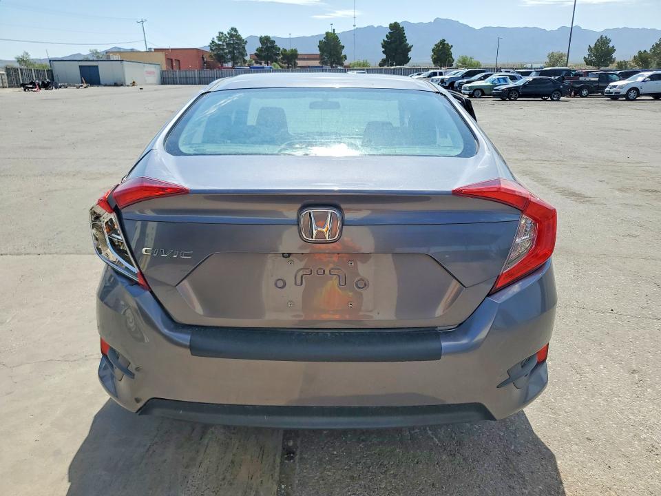 Продажа на аукционе авто 2018 Honda Civic, vin: 19XFC2F55JE040714, номер лота: 56789566