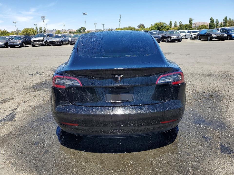 59168466 :رقم المزاد ، 5YJ3E1EA5MF930277 vin ، 2021 Tesla Model 3 مزاد بيع