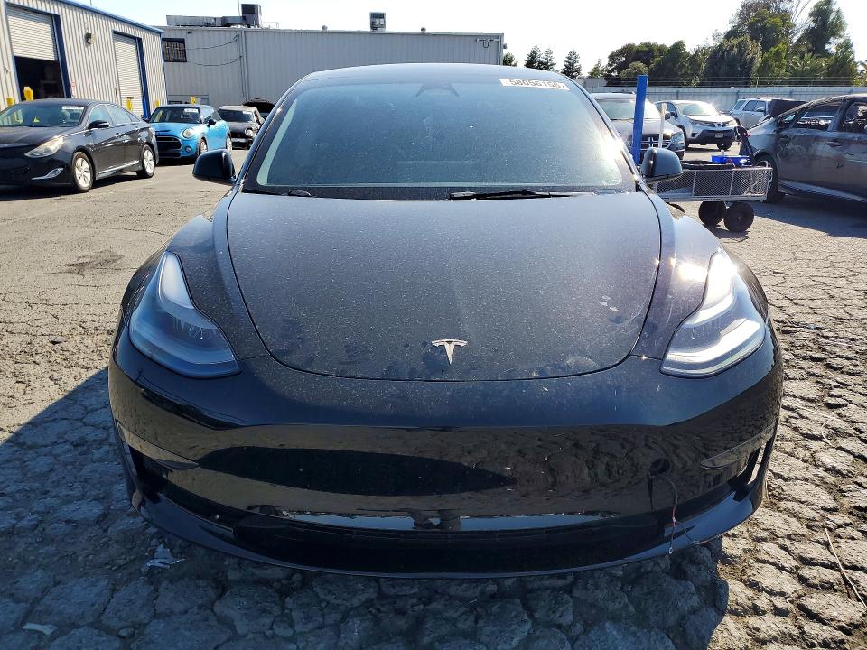 58056156 :رقم المزاد ، 5YJ3E1EA4PF425772 vin ، 2023 Tesla Model 3 مزاد بيع