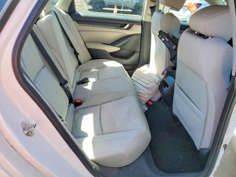 58543846 :رقم المزاد ، 1HGCV1F19JA209237 vin ، 2018 Honda Accord مزاد بيع