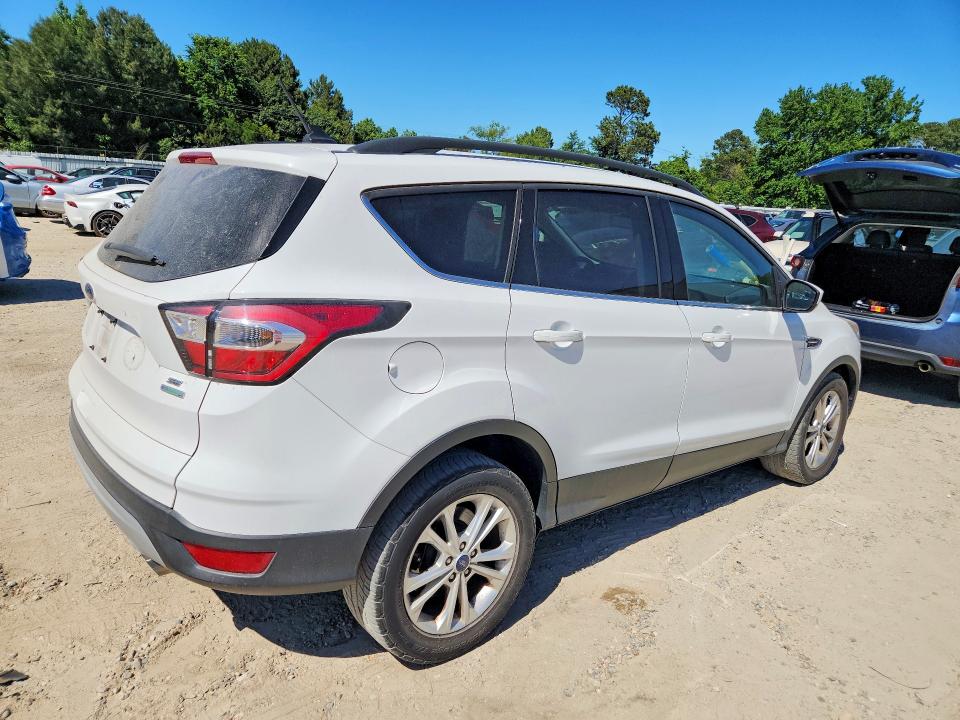 55966886 :رقم المزاد ، 1FMCU0GD7JUA18818 vin ، 2018 Ford Escape مزاد بيع