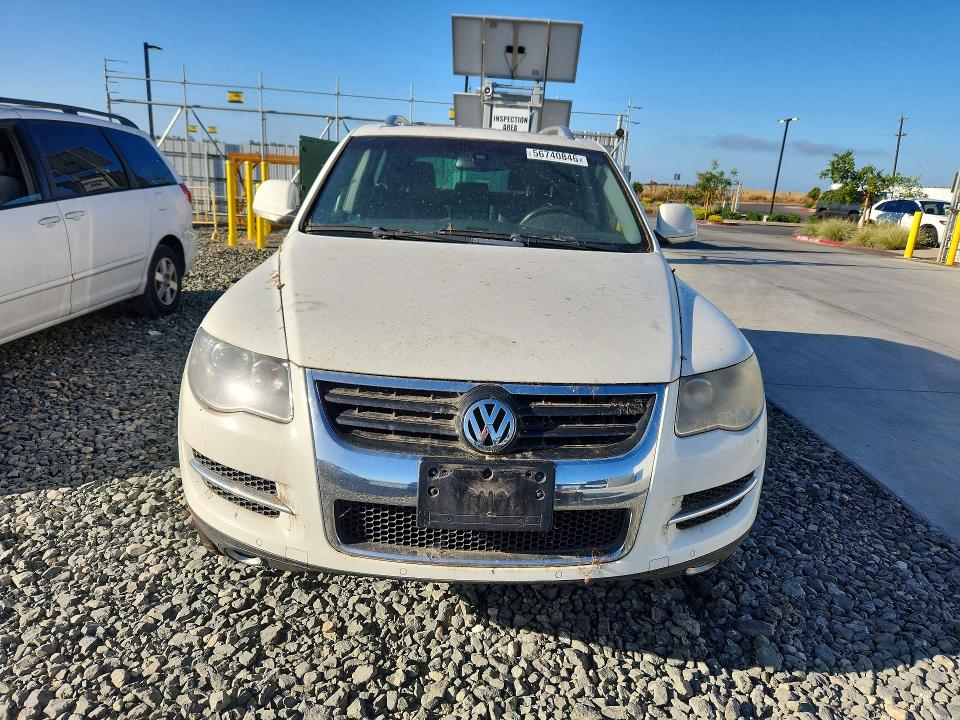 Продажа на аукционе авто 2010 Volkswagen Touareg, vin: WVGBF7A9XAD000817, номер лота: 56740846