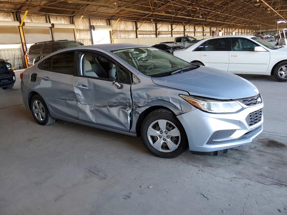 59031566 :رقم المزاد ، 1G1BC5SM8J7215253 vin ، 2018 Chevrolet Cruze مزاد بيع