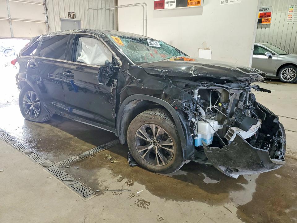 56275736 :رقم المزاد ، 5TDBZRFH1JS828959 vin ، 2018 Toyota Highlander مزاد بيع