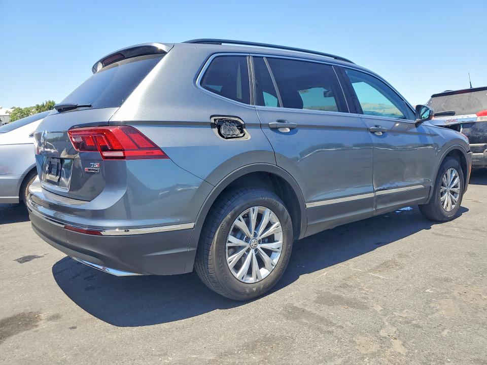 57746126 :رقم المزاد ، 3VV2B7AX8JM131331 vin ، 2018 Volkswagen Tiguan مزاد بيع