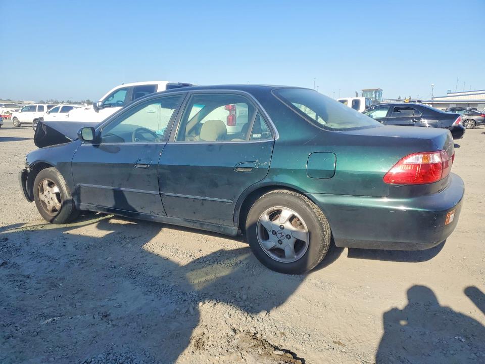 57725136 :رقم المزاد ، JHMCG6676YC030404 vin ، 2000 Honda Accord مزاد بيع