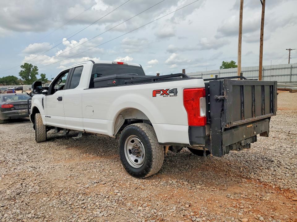 56522186 :رقم المزاد ، 1FT8X3BT5JEC12484 vin ، 2018 Ford F350 مزاد بيع