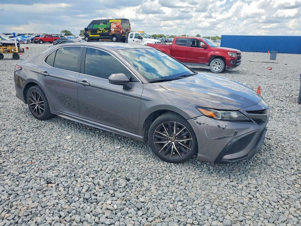 Продаж на аукціоні авто 2021 Toyota Camry, vin: 4T1G11AK3MU560185, номер лоту: 57408266