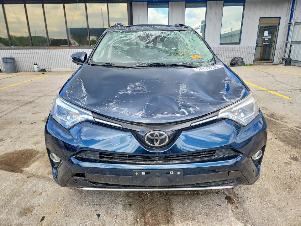 57917636 :رقم المزاد ، JTMDFREV9JD251960 vin ، 2018 Toyota Rav4 مزاد بيع