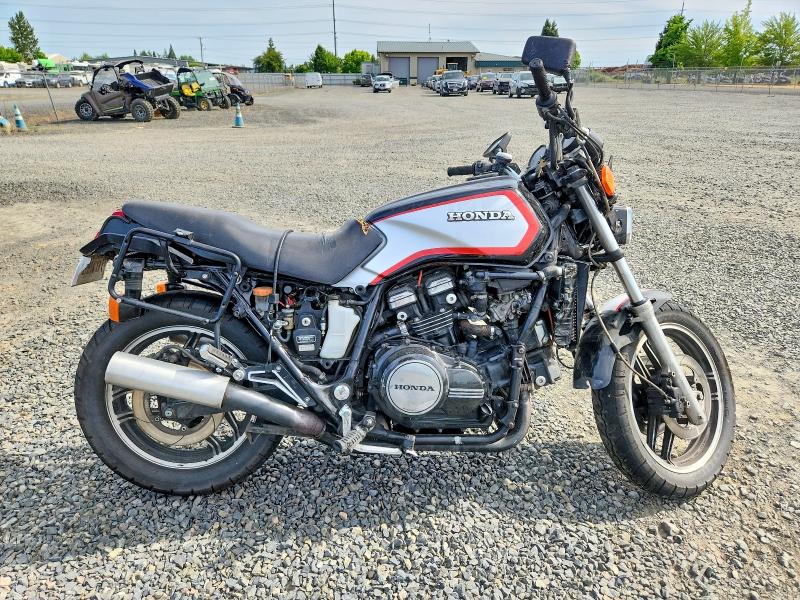 54820056 :رقم المزاد ، 1HFSC1718EA008181 vin ، 1984 Honda Vf1100 مزاد بيع