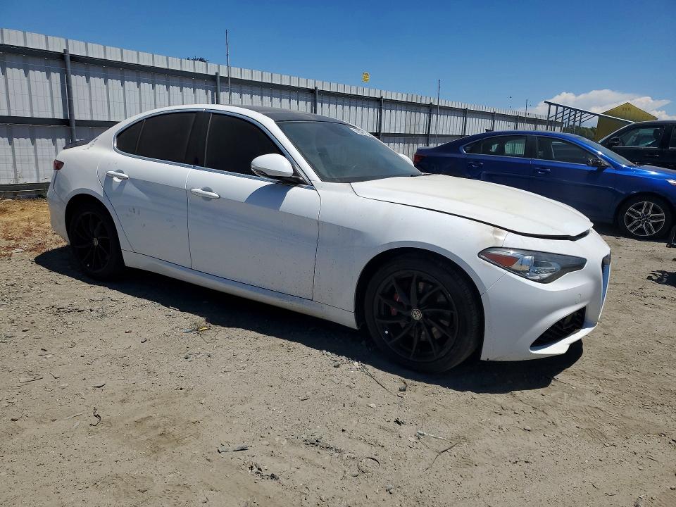 Продаж на аукціоні авто 2017 Alfa Romeo Giulia, vin: ZARFAEBNXH7556175, номер лоту: 58842636