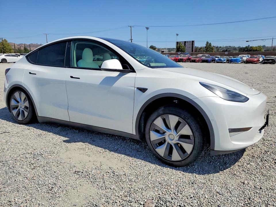 58480796 :رقم المزاد ، 7SAYGAEE4PF588444 vin ، 2023 Tesla Model Y مزاد بيع
