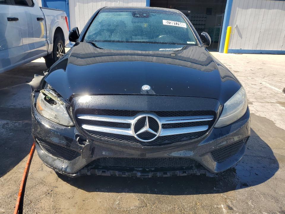 2017 Mercedes-benz C მანქანა იყიდება აუქციონზე, vin: 55SWF4KB0HU193499, აუქციონის ნომერი: 57391766