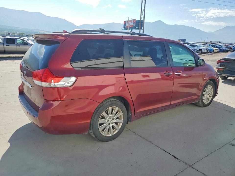 Aukcja sprzedaży 2011 Toyota Sienna, vin: 5TDYK3DC2BS007566, numer aukcji: 58626396