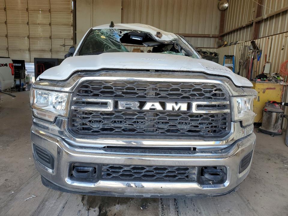 57049456 :رقم المزاد ، 3C63R3GL1NG303190 vin ، 2022 Ram 3500 مزاد بيع