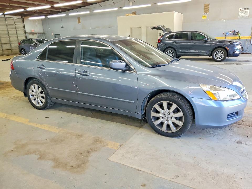 56461436 :رقم المزاد ، 1HGCM66517A096184 vin ، 2007 Honda Accord مزاد بيع