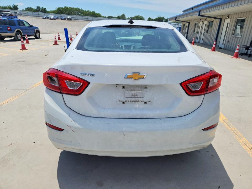 Продажа на аукционе авто 2018 Chevrolet Cruz, vin: 1G1BC5SMXJ7234760, номер лота: 57748116