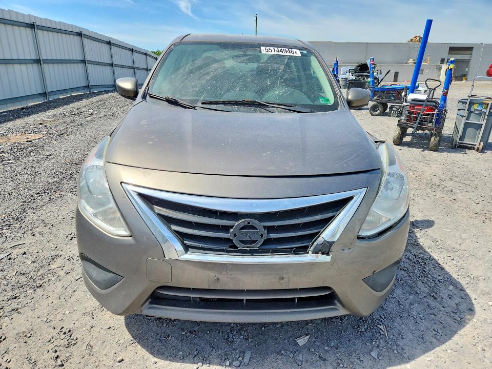 55144946 :رقم المزاد ، 3N1CN7AP6FL800805 vin ، 2015 Nissan Versa مزاد بيع