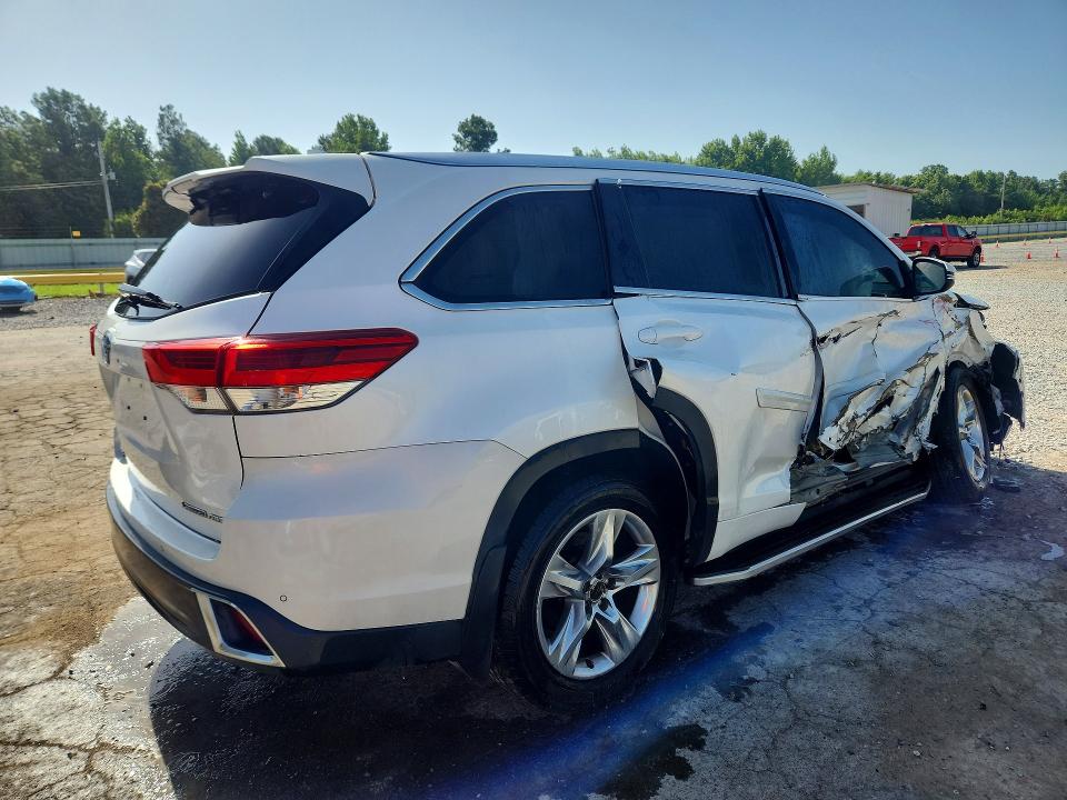2017 Toyota Highlander მანქანა იყიდება აუქციონზე, vin: 5TDDZRFH3HS456141, აუქციონის ნომერი: 58456376