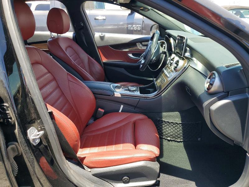 58139826 :رقم المزاد ، WDDWF4JB2JR405215 vin ، 2018 Mercedes-benz C مزاد بيع