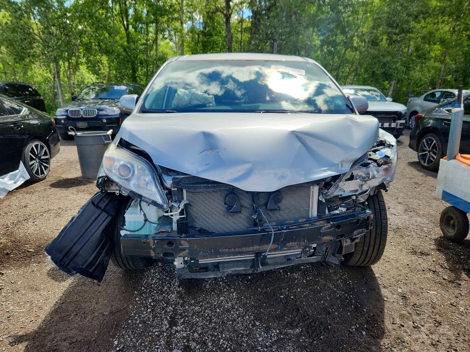 2019 Toyota Sienna მანქანა იყიდება აუქციონზე, vin: 5TDJZ3DC5KS211873, აუქციონის ნომერი: 56852886