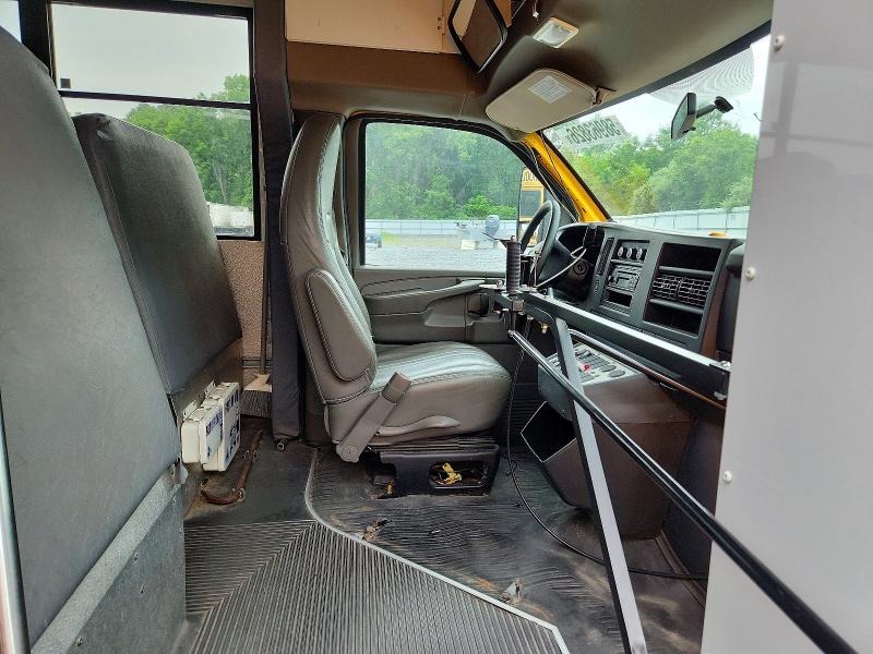 58963826 :رقم المزاد ، 1GB6G5BG5E1160071 vin ، 2014 Chev Bus مزاد بيع