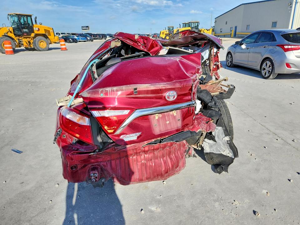 57055056 :رقم المزاد ، 4T1BF1FK7HU741980 vin ، 2017 Toyota Camry مزاد بيع