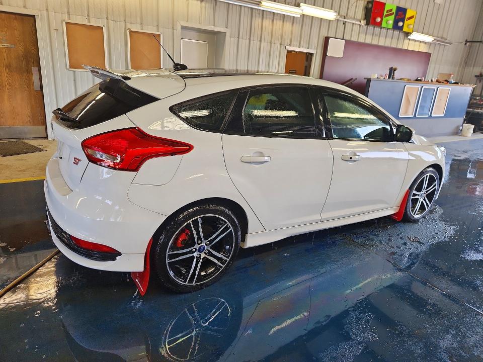 56846656 :رقم المزاد ، 1FADP3L90GL355578 vin ، 2016 Ford Focus مزاد بيع