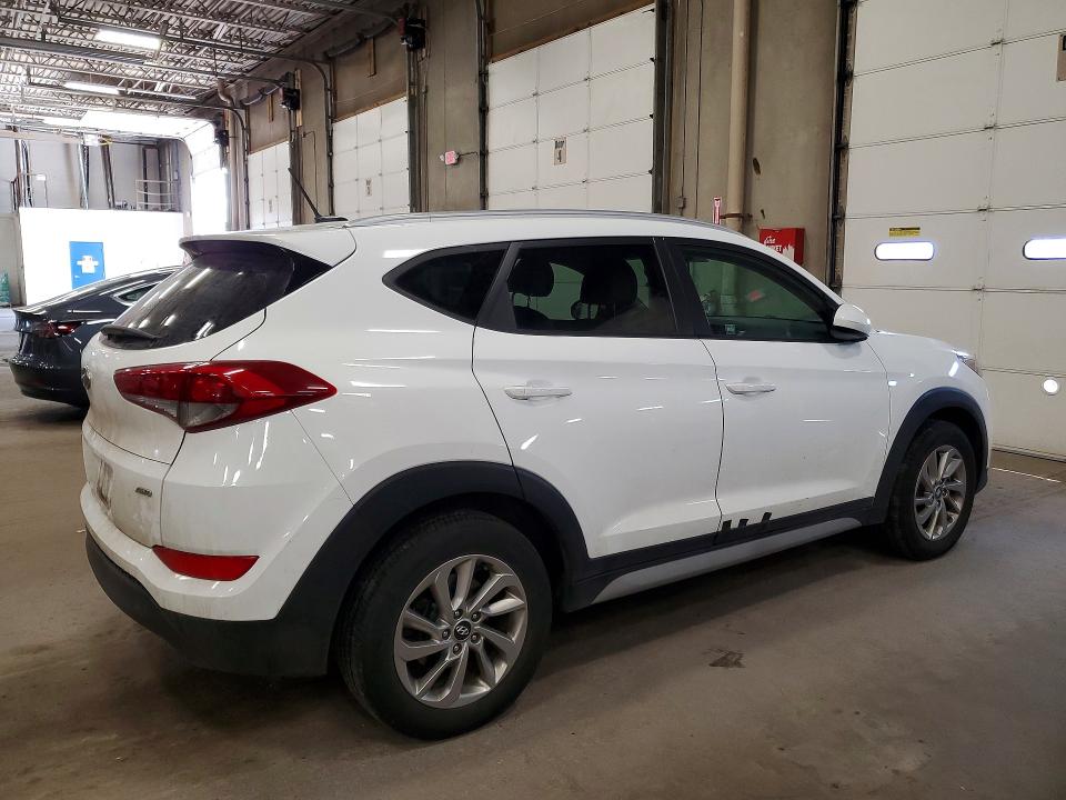 2017 Hyundai Tucson მანქანა იყიდება აუქციონზე, vin: KM8J3CA46HU483783, აუქციონის ნომერი: 58469026
