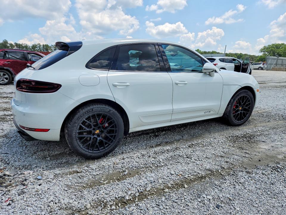 Auction sale of the 2018 Porsche Macan, vin: WP1AG2A5XJLB65008, lot number: 56733186