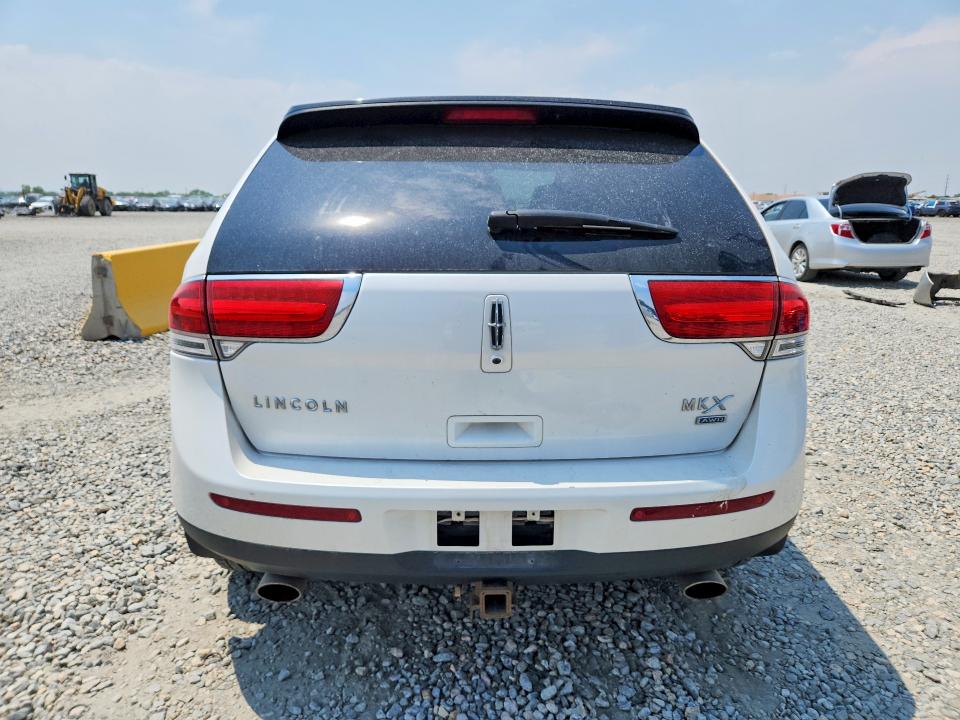 58575916 :رقم المزاد ، 2LMDJ8JK6FBL31394 vin ، 2015 Lincoln Mkx مزاد بيع