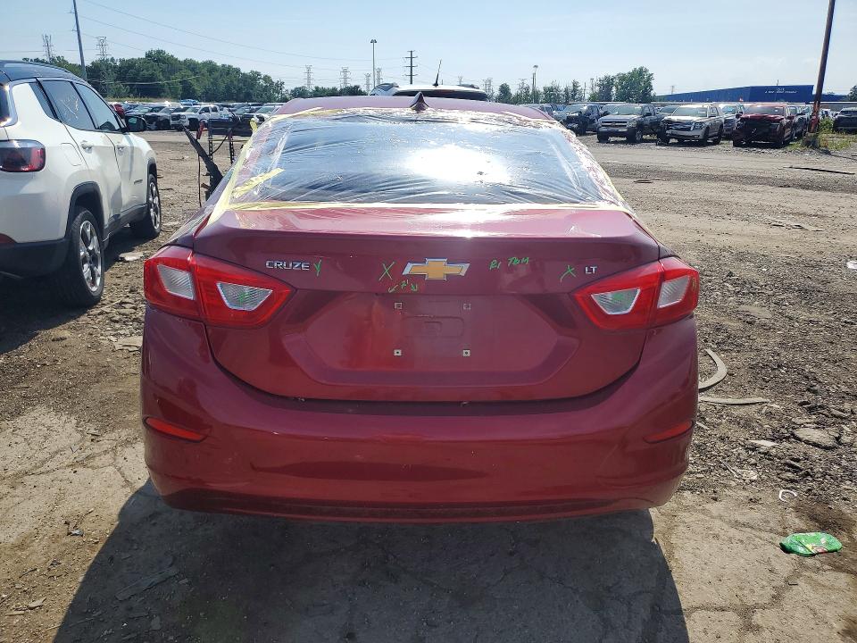 58831166 :رقم المزاد ، 1G1BE5SM4H7170350 vin ، 2017 Chevrolet Cruze مزاد بيع