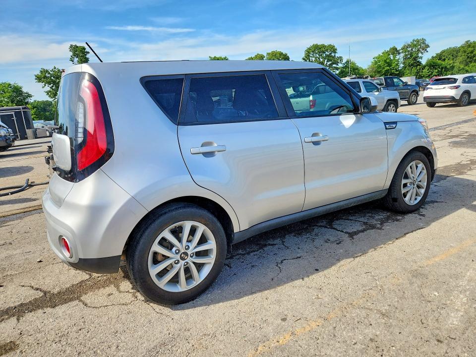 2018 Kia Soul მანქანა იყიდება აუქციონზე, vin: KNDJP3A52J7581019, აუქციონის ნომერი: 55003416