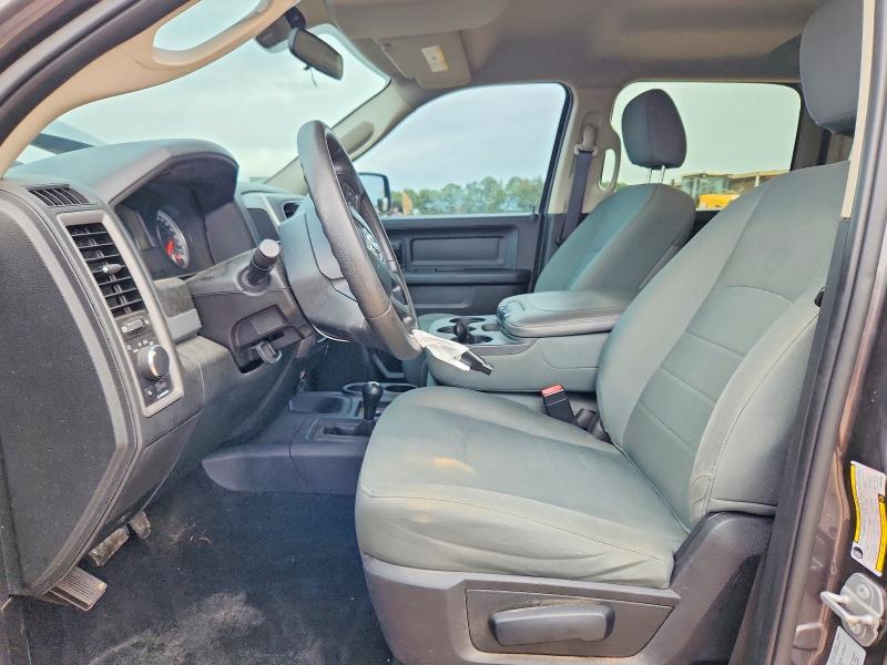 52890686 :رقم المزاد ، 3C6UR5CLXFG667681 vin ، 2015 Ram 2500 مزاد بيع