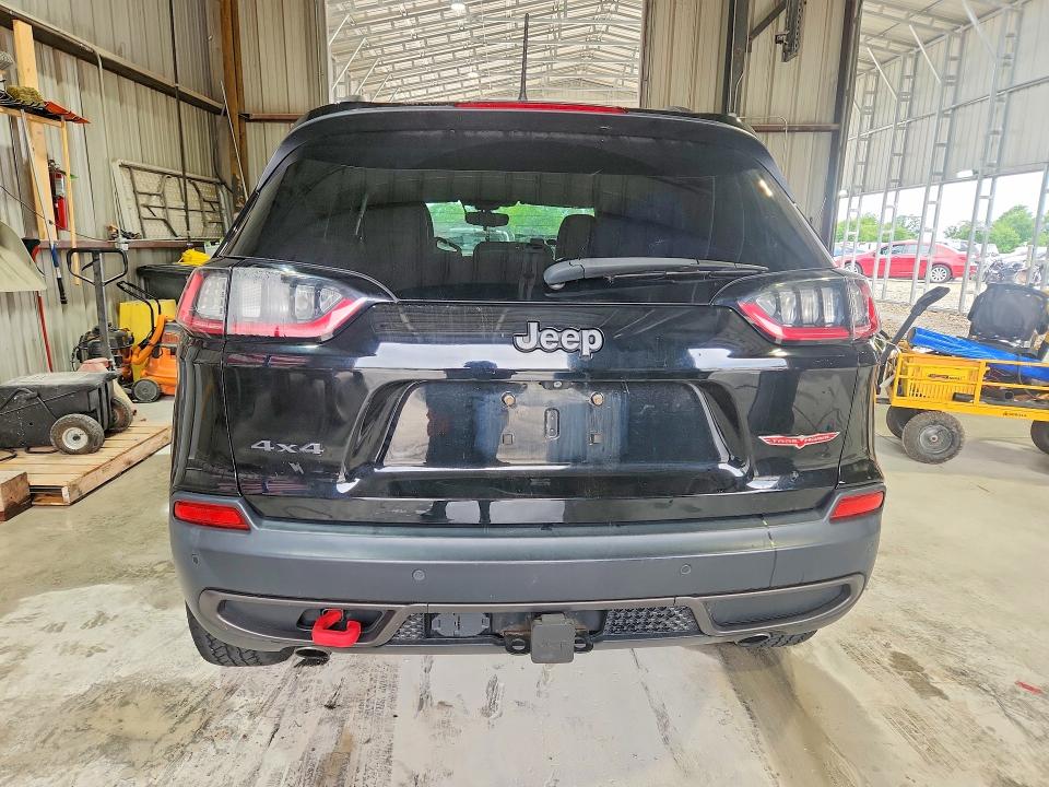 56696296 :رقم المزاد ، 1C4PJMBXXKD137293 vin ، 2019 Jeep Cherokee مزاد بيع