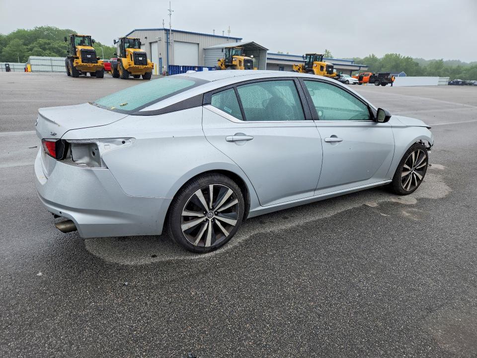 58230396 :رقم المزاد ، 1N4BL4CV9NN302885 vin ، 2022 Nissan Altima مزاد بيع