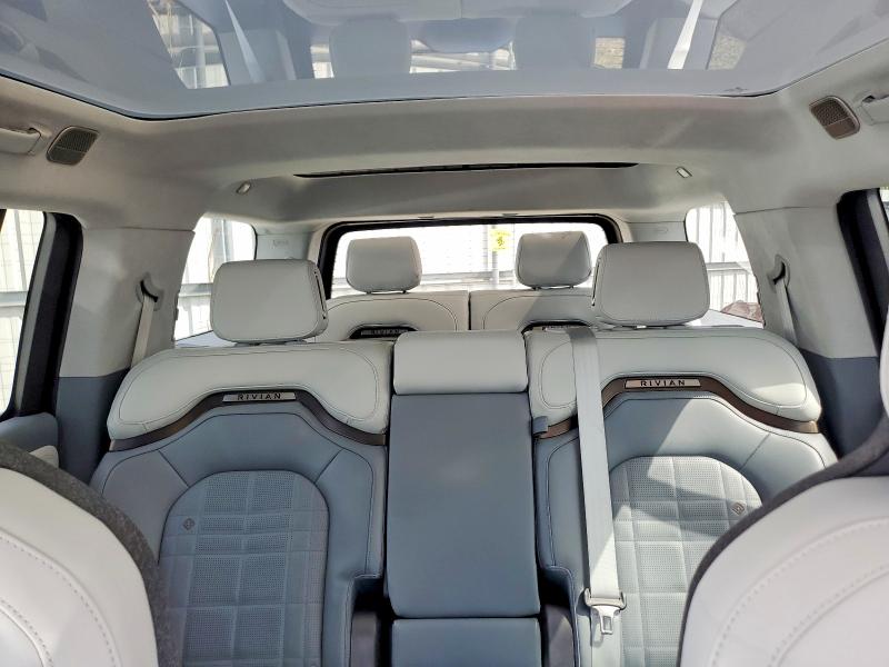 57880526 :رقم المزاد ، 7PDSGCBP6SN061237 vin ، 2025 Rivian R1s مزاد بيع