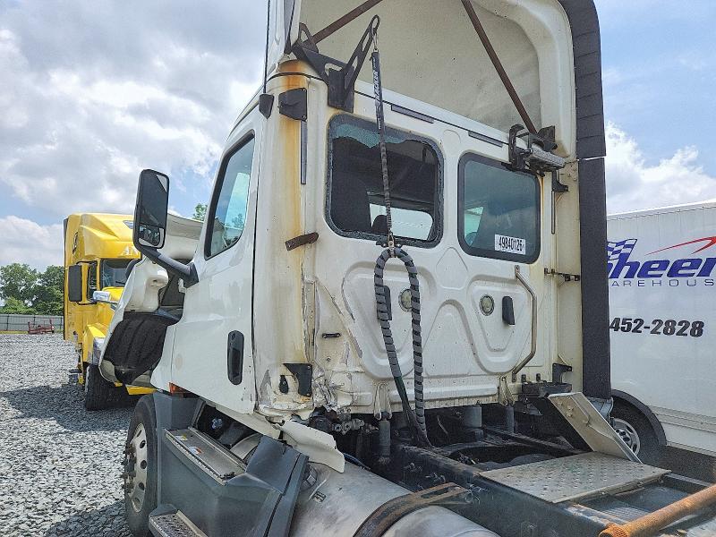 2020 Freightliner Cascadia 126 მანქანა იყიდება აუქციონზე, vin: 3AKJHLDV3LSLF0836, აუქციონის ნომერი: 49840126