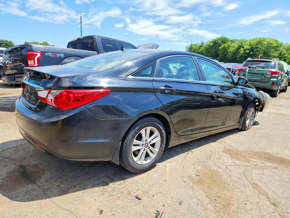 56489066 :رقم المزاد ، 5NPEB4AC6DH804697 vin ، 2013 Hyundai Sonata مزاد بيع