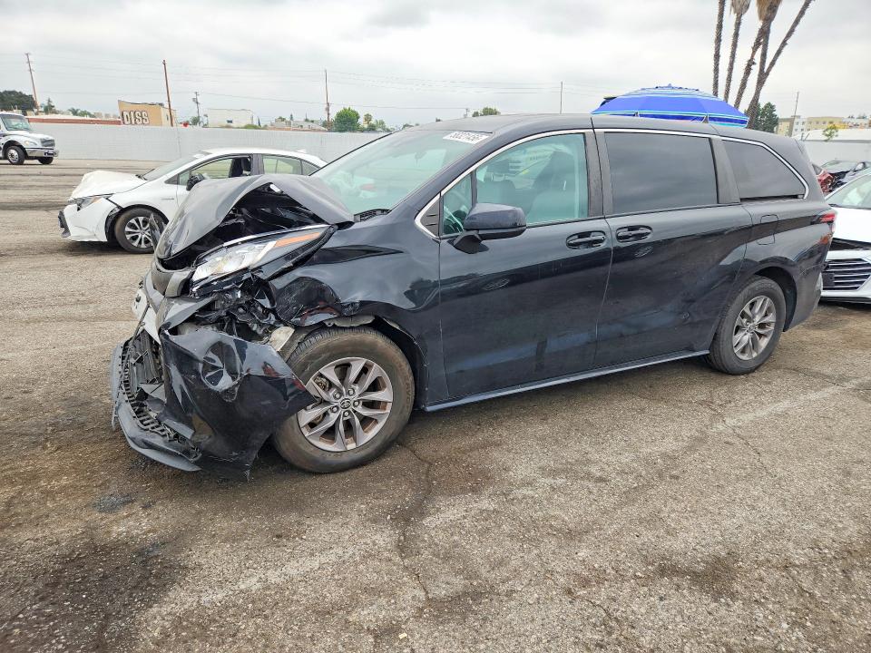 58321456 :رقم المزاد ، 5TDKRKEC6NS123982 vin ، 2022 Toyota Sienna مزاد بيع