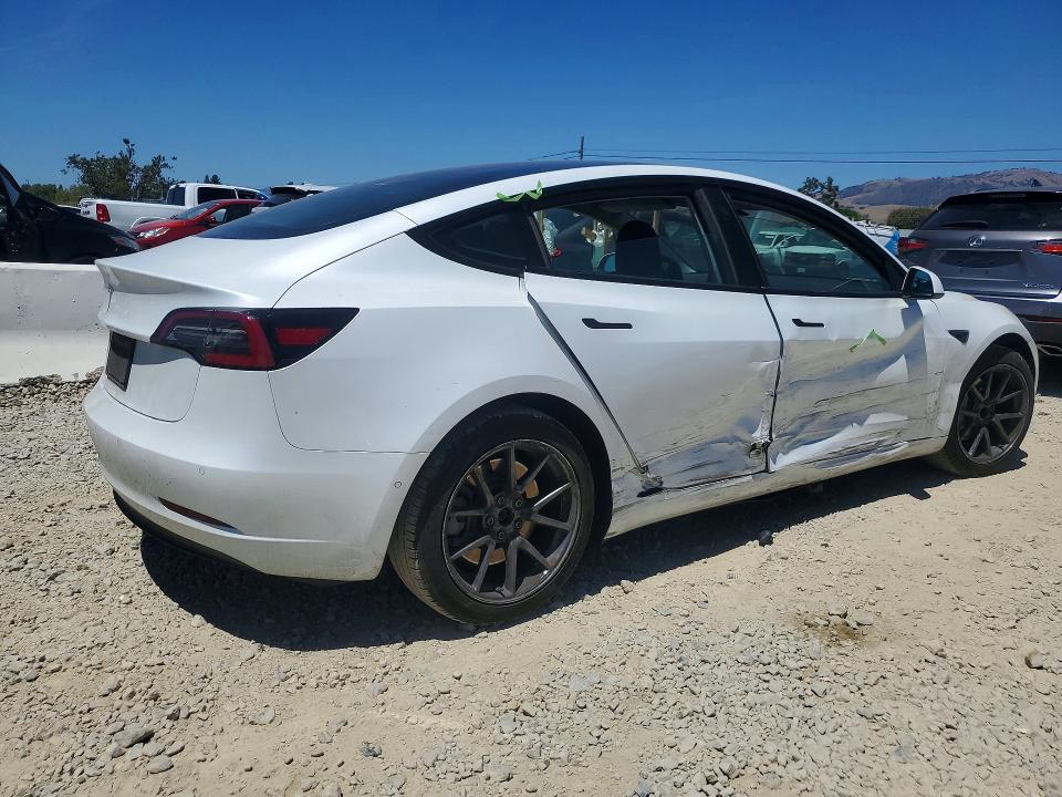 56666036 :رقم المزاد ، 5YJ3E1EA9MF876949 vin ، 2021 Tesla Model 3 مزاد بيع