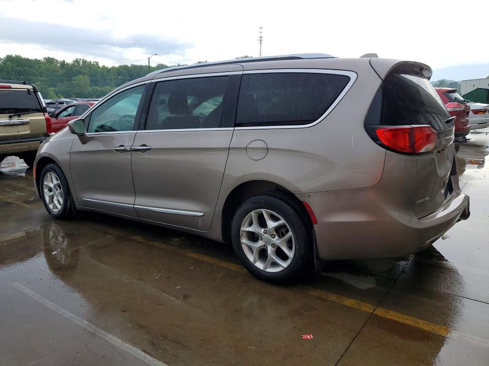 56931716 :رقم المزاد ، 2C4RC1EG7HR768926 vin ، 2017 Chrysler Pacifica مزاد بيع