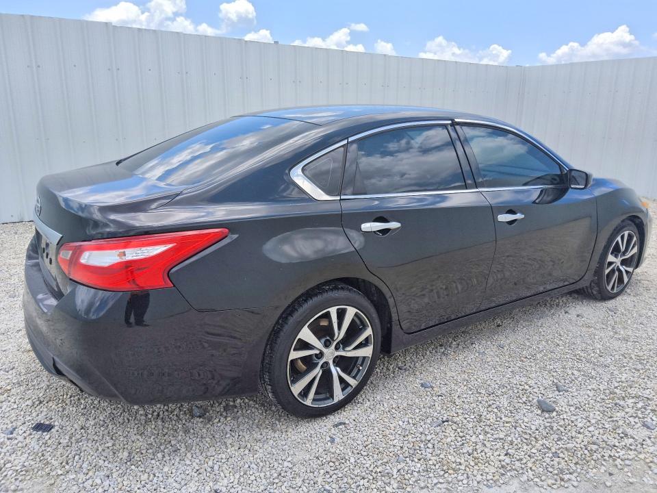 Продажа на аукционе авто 2017 Nissan Altima, vin: 1N4AL3AP8HN331888, номер лота: 58372036